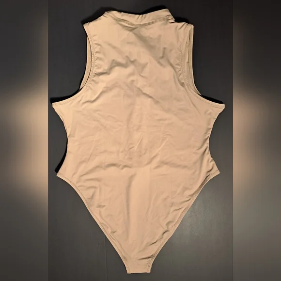 ⛱️NWT SKIMS 1 pc Sleeveless high neck zip front tank swimsuit Nude DESERT 3X - Picture 5 of 8